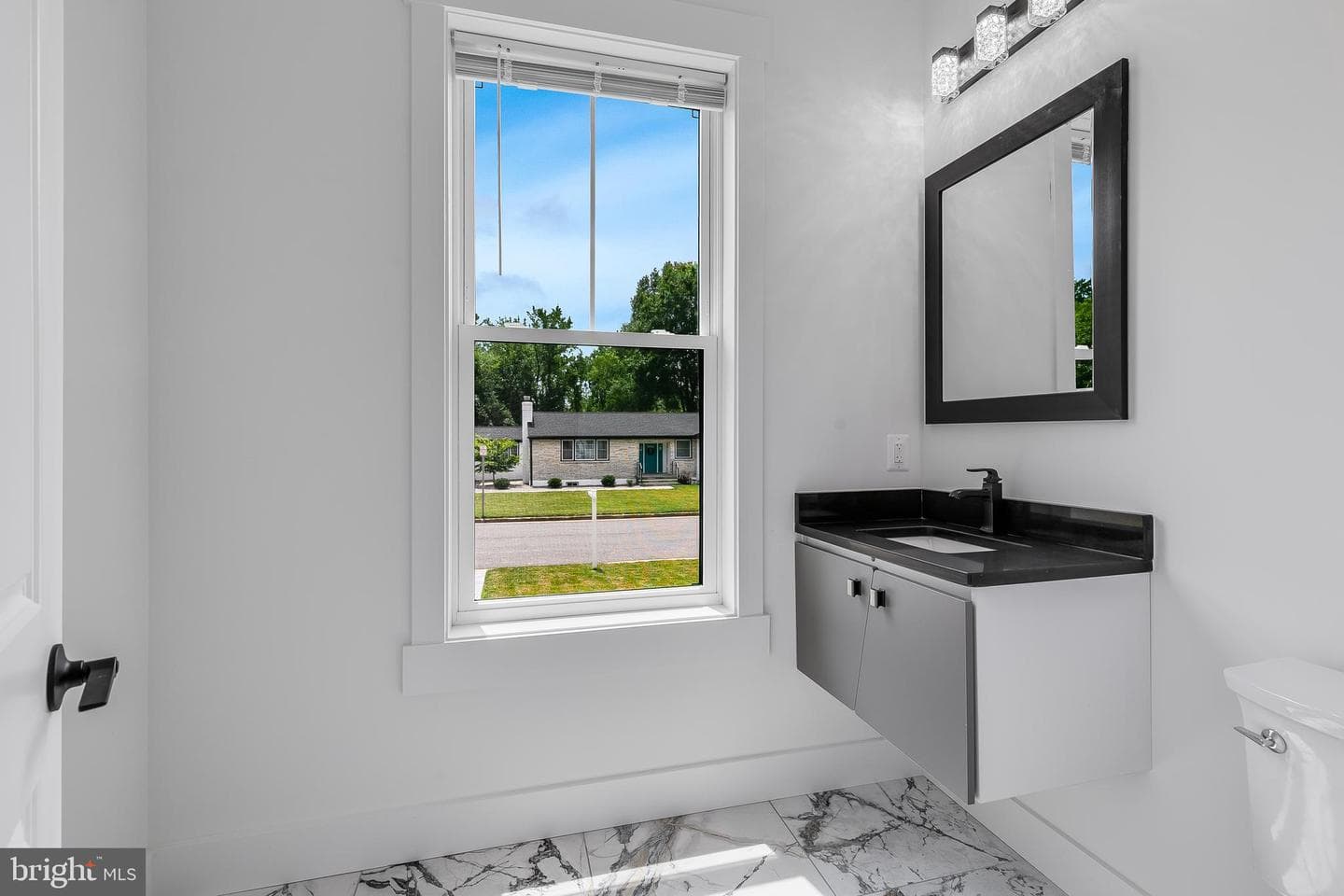 2817 Derek Road photo 22