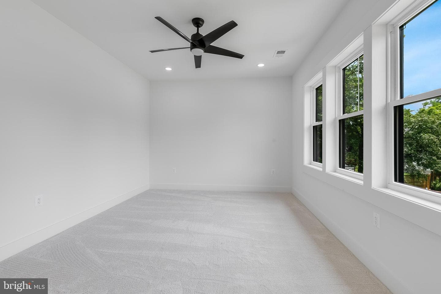 2817 Derek Road photo 39