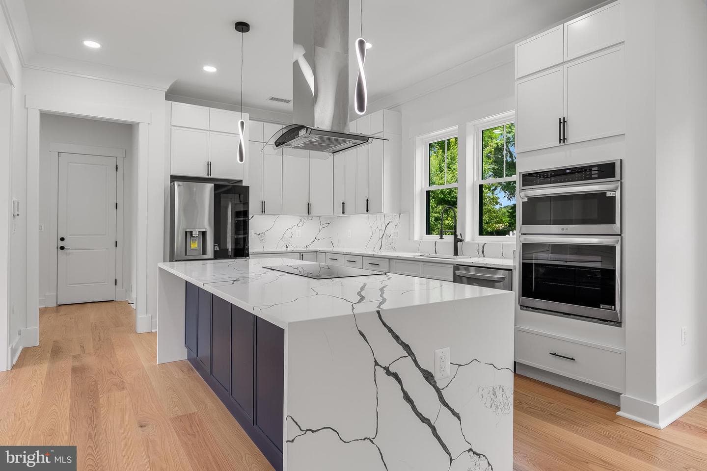 2817 Derek Road photo 5