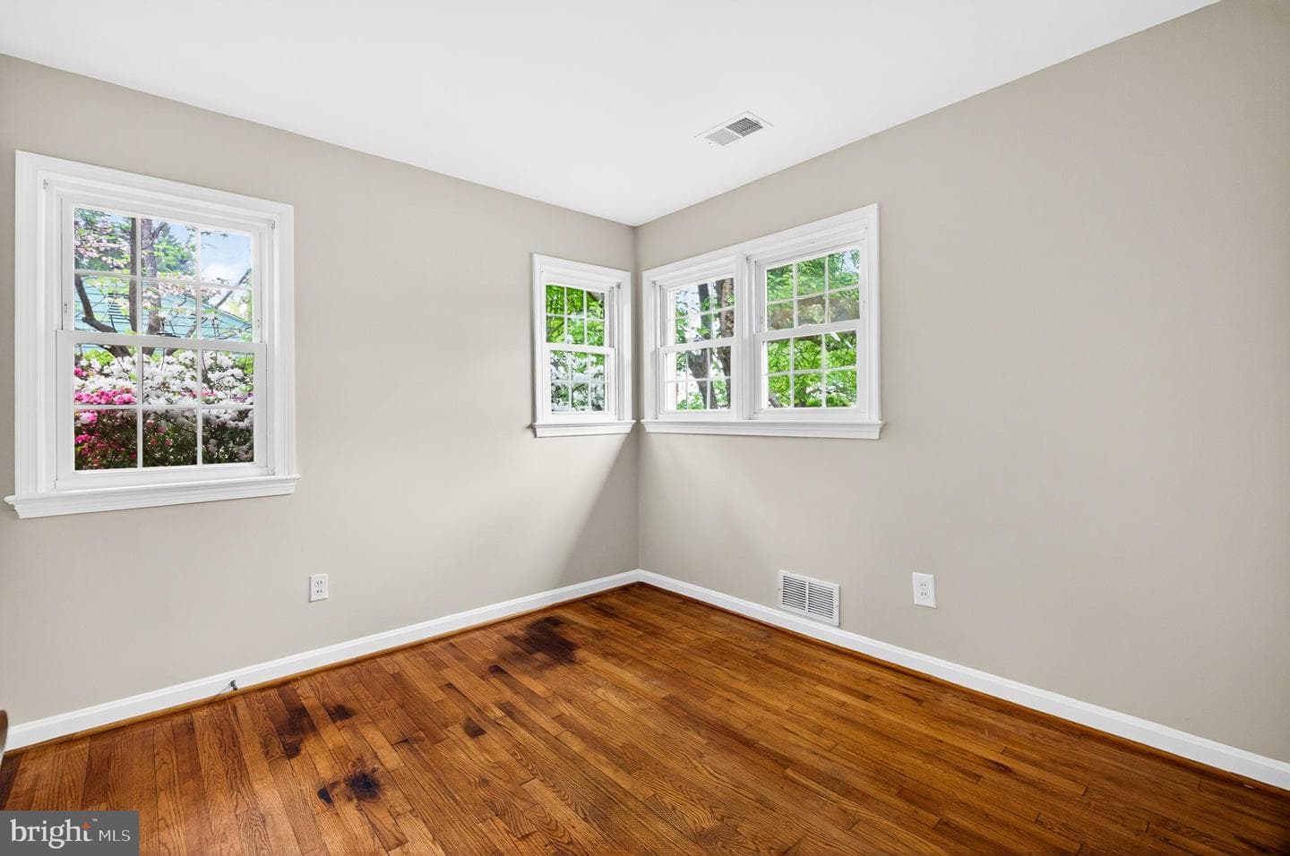 7909 Fairfax Road photo 26