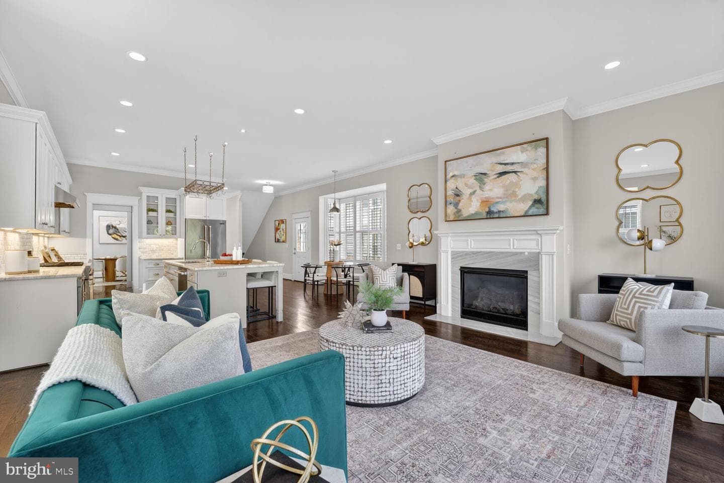 8113 Wellington Road photo 2