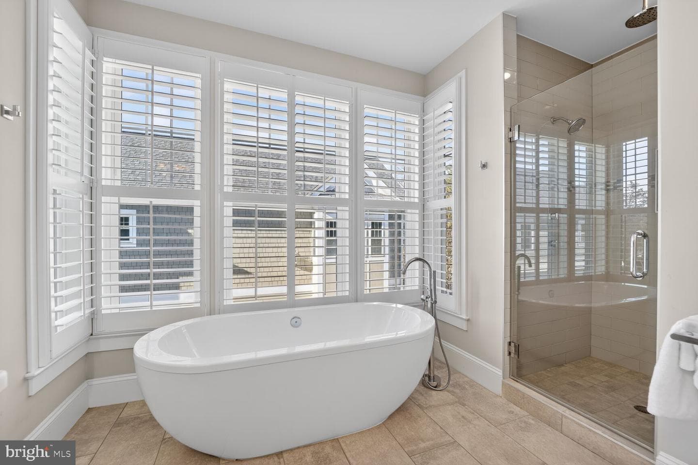 8113 Wellington Road photo 27