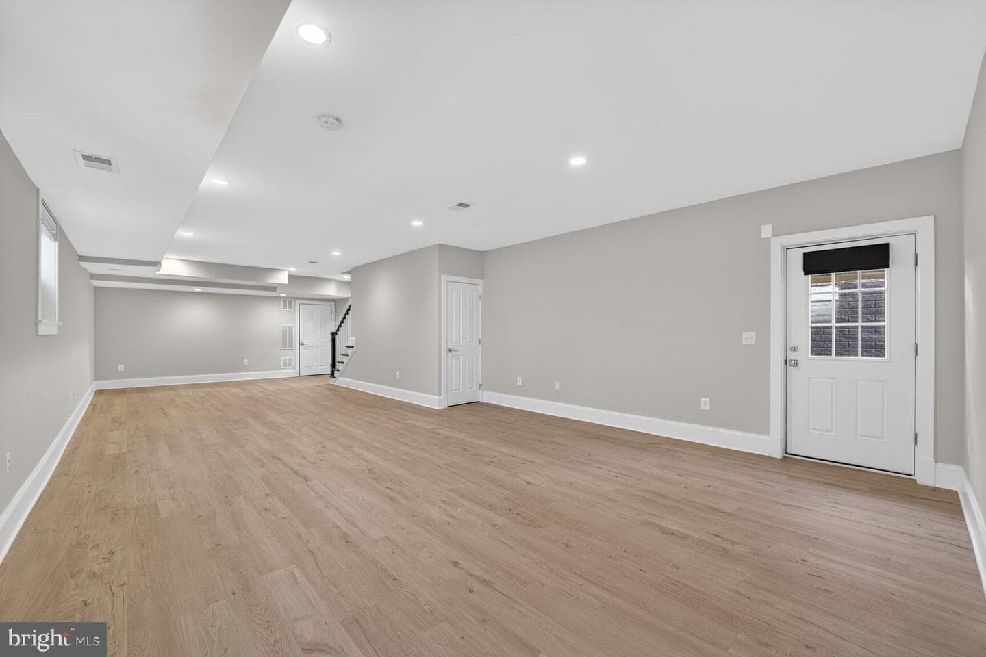 8113 Wellington Road photo 46
