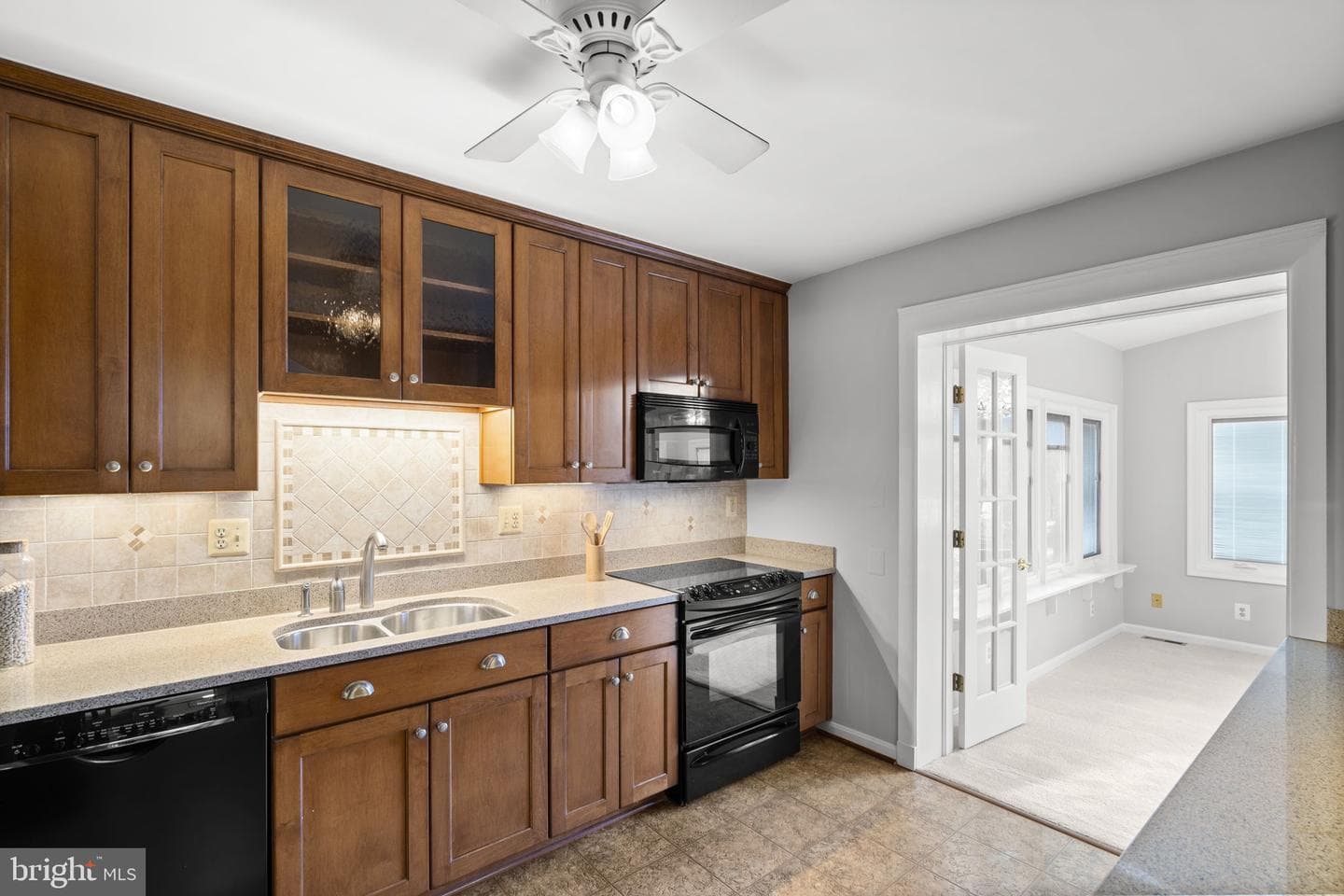 7515 Fairwood Lane photo 10