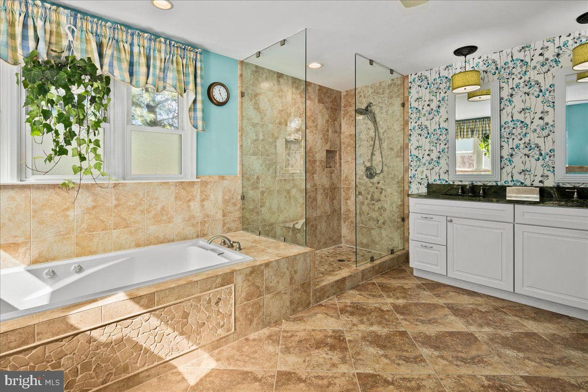 6582 Forsythia Street photo 25