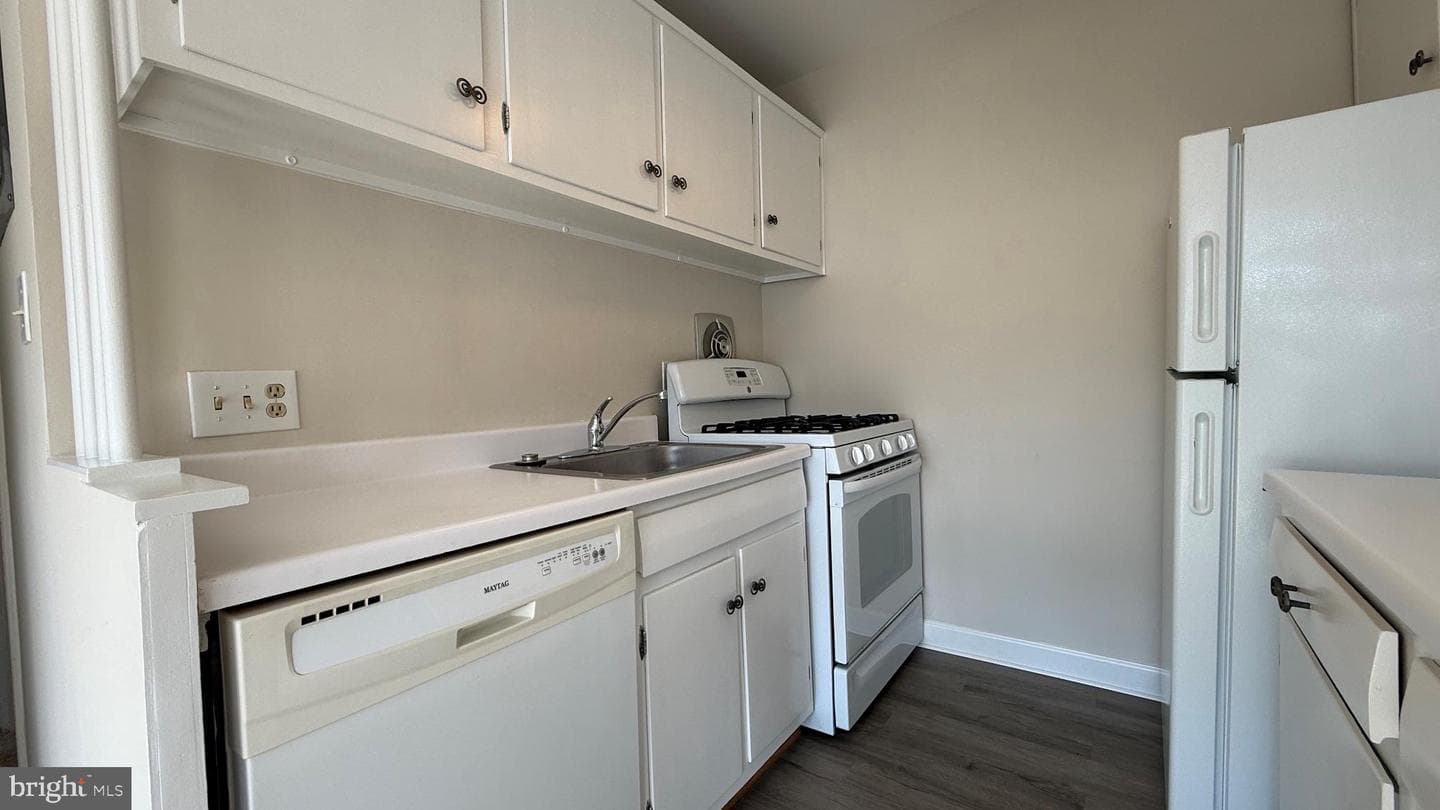 7717 Donnybrook Court #103 photo 16