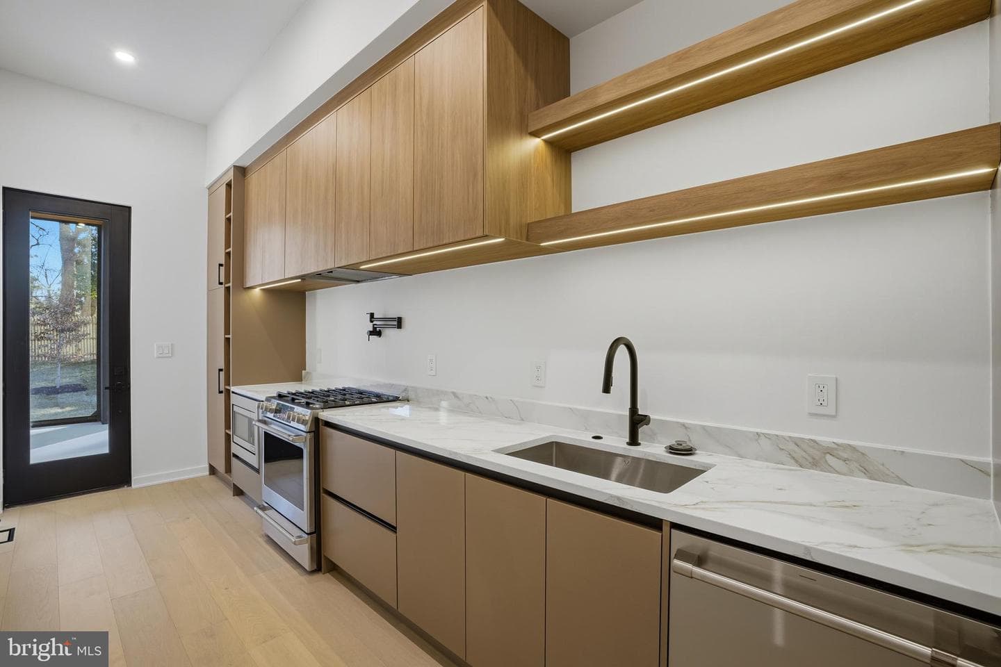7103 Westbury Road photo 33