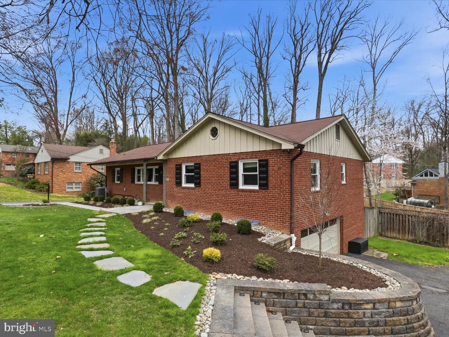 6424 Walters Woods Drive photo 5