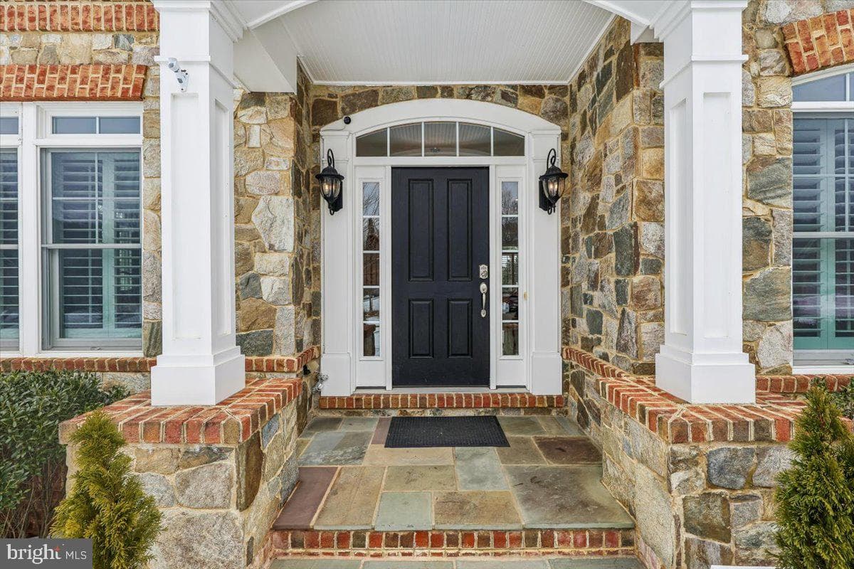 10321 Lynch Lane photo 2