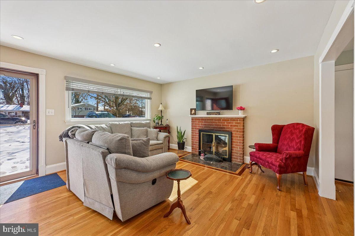 6816 Mayo Court photo 18