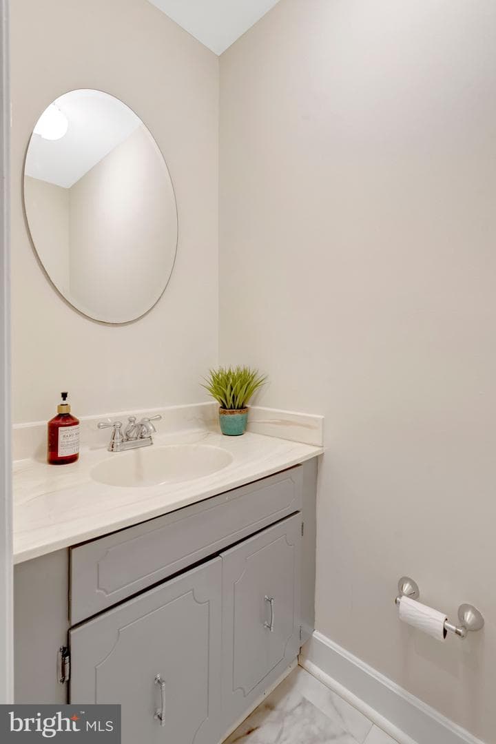 10483 Malone Court photo 3