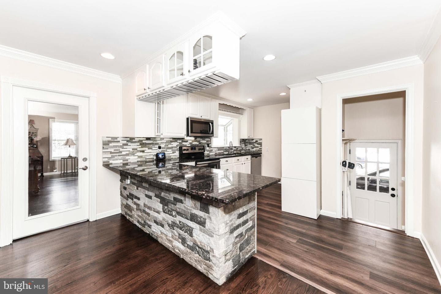 7518 Fairwood Lane photo 10