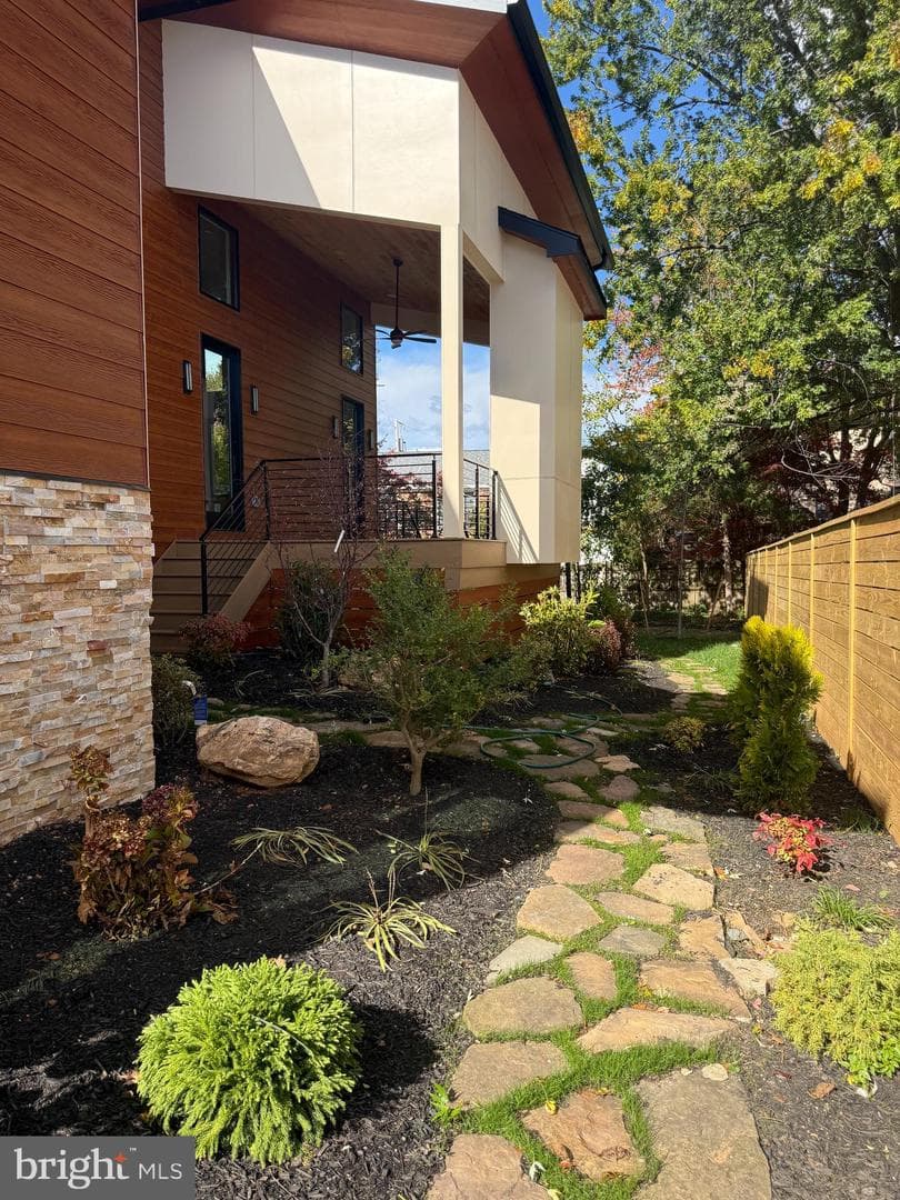 6816 Dean Drive photo 3