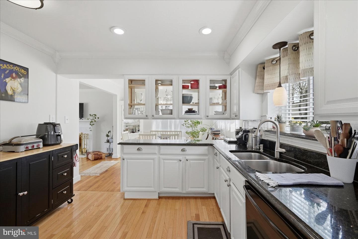 6020 Amherst Avenue photo 16