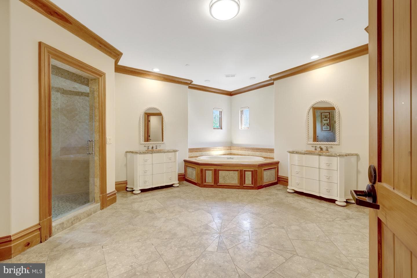 608 Kentland Drive photo 38