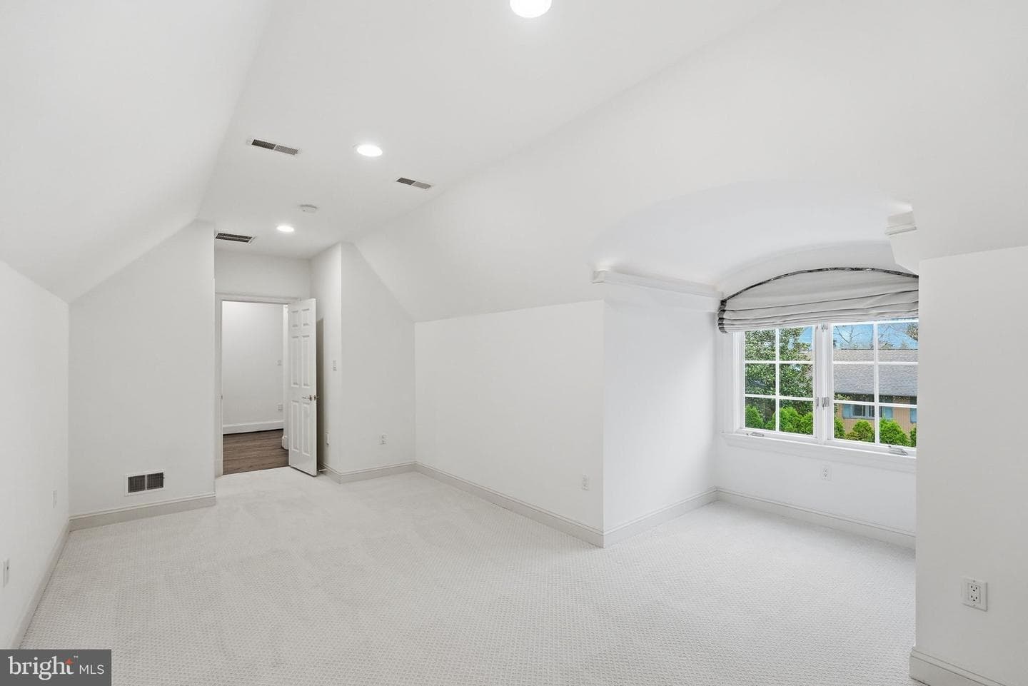 904 Mackall Avenue photo 34
