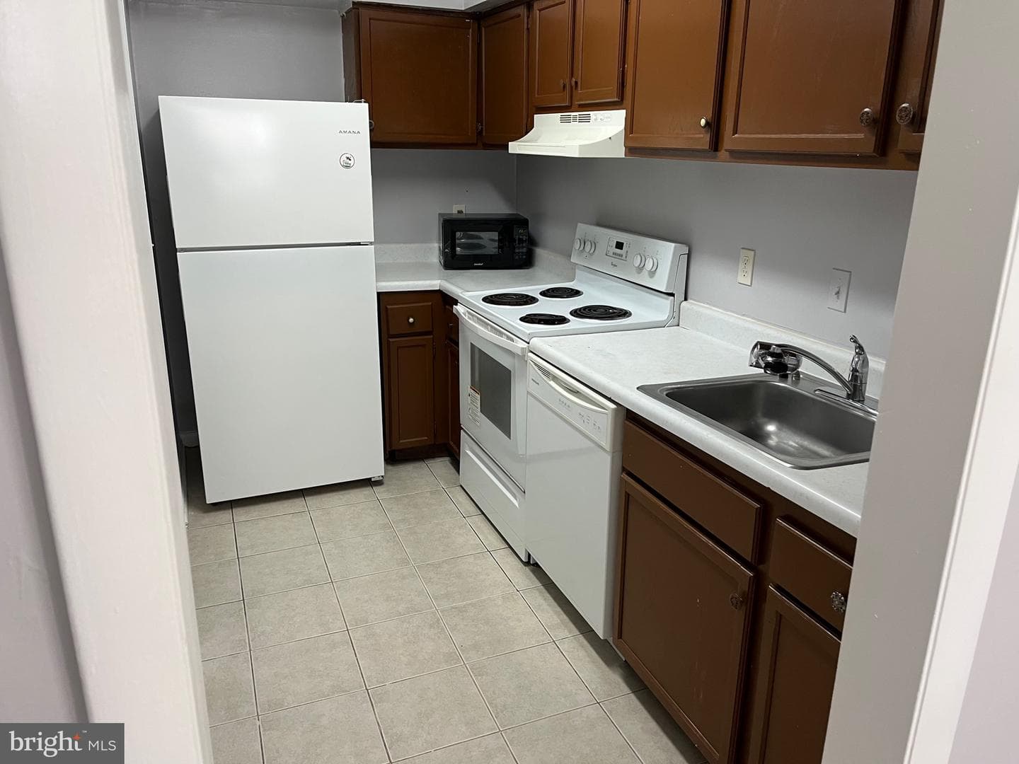 9505 Hagel Circle #01/B photo 2