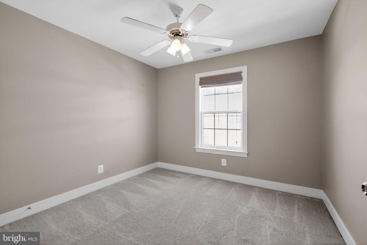 2044 Blunt Lane photo 18