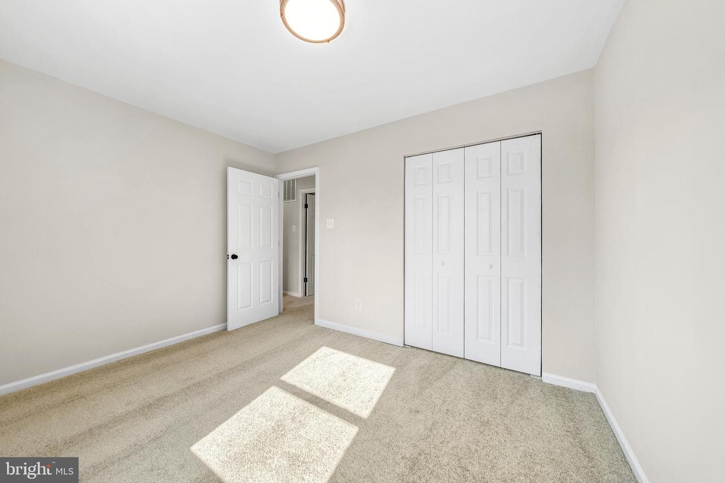 610 Worchester Street photo 22
