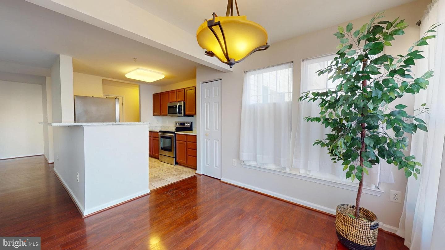 7512 Snowpea Court #d photo 3