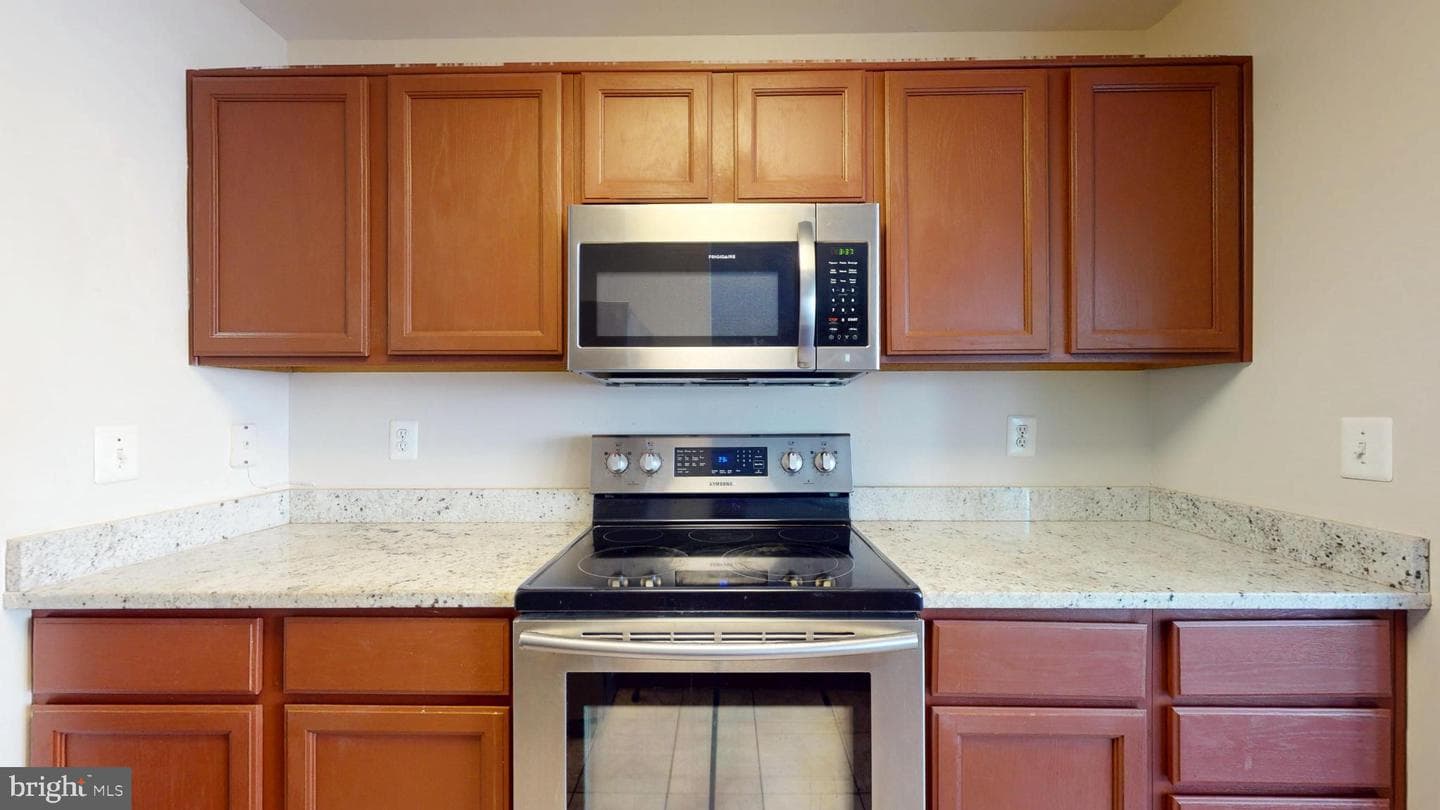 7512 Snowpea Court #d photo 4