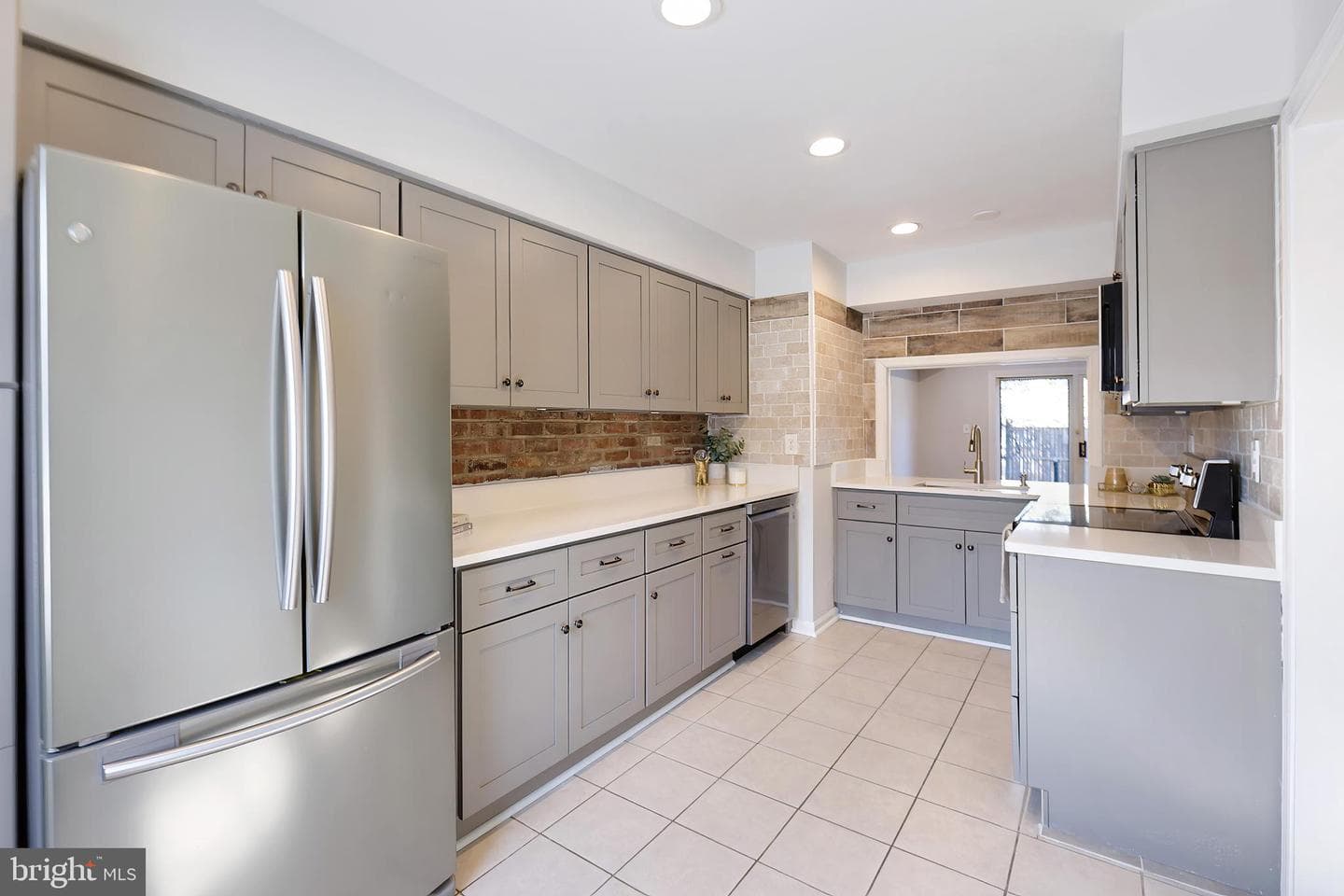 8218 Carrleigh Parkway #10 photo 3