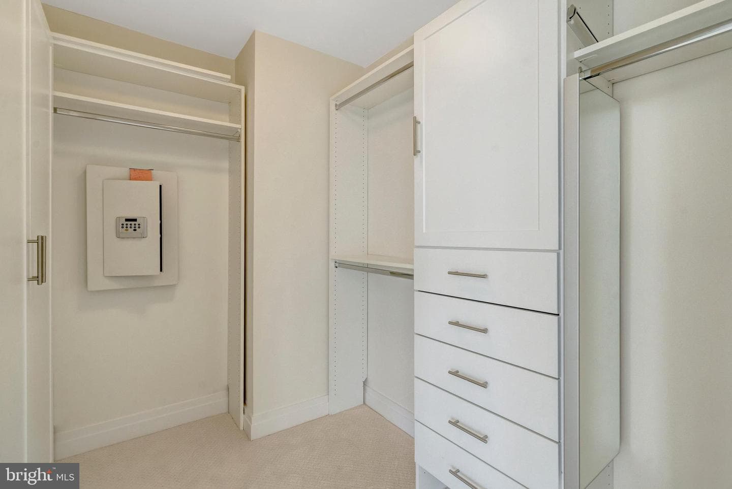 8220 Crestwood Heights Drive #812 photo 24