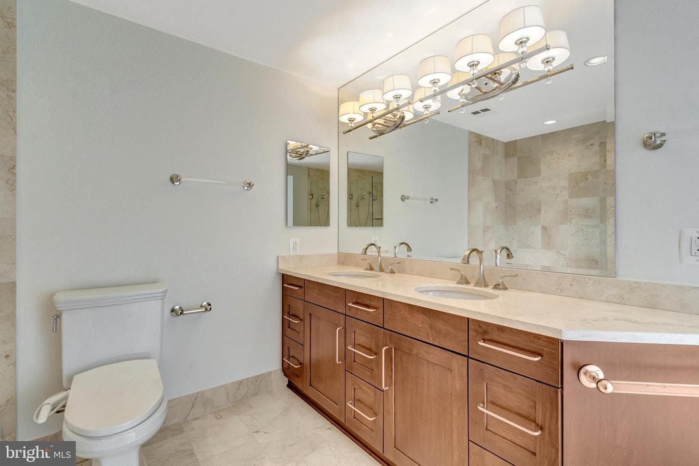 8220 Crestwood Heights Drive #812 photo 27