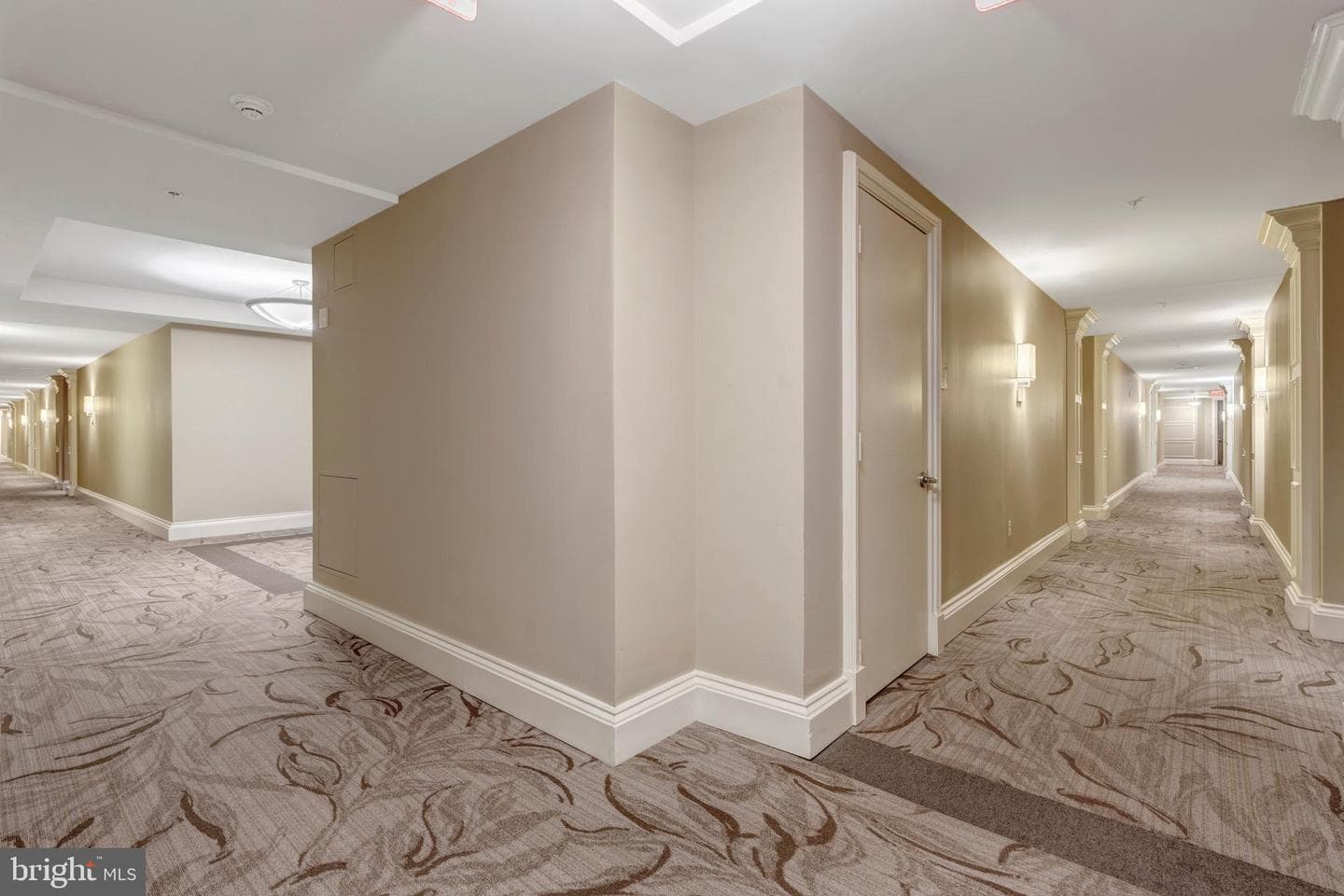 8220 Crestwood Heights Drive #812 photo 3