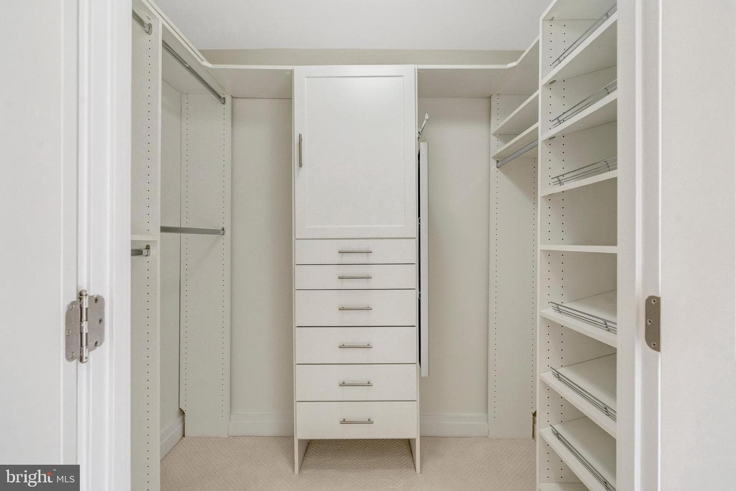 8220 Crestwood Heights Drive #812 photo 32