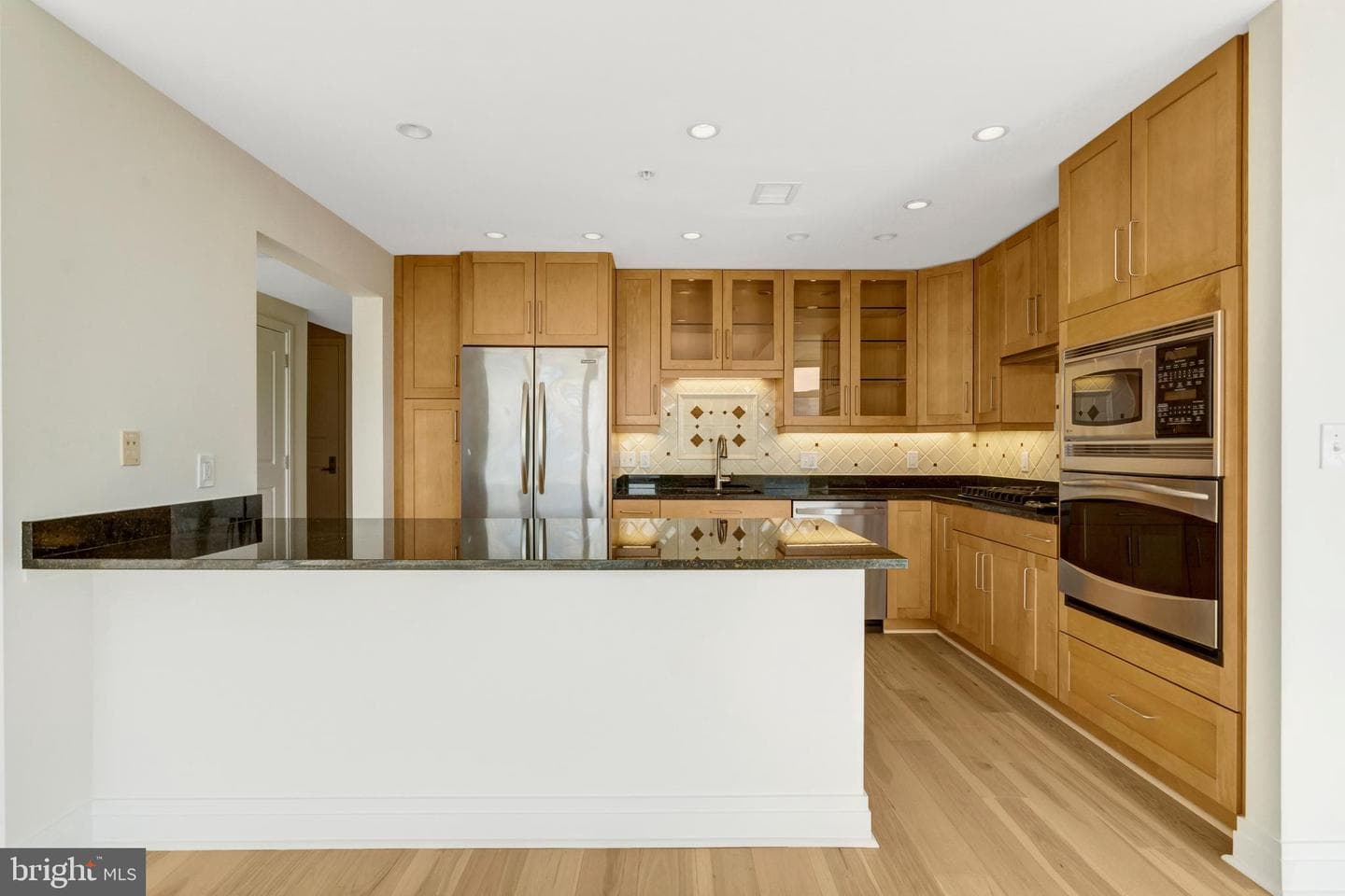 8220 Crestwood Heights Drive #812 photo 9