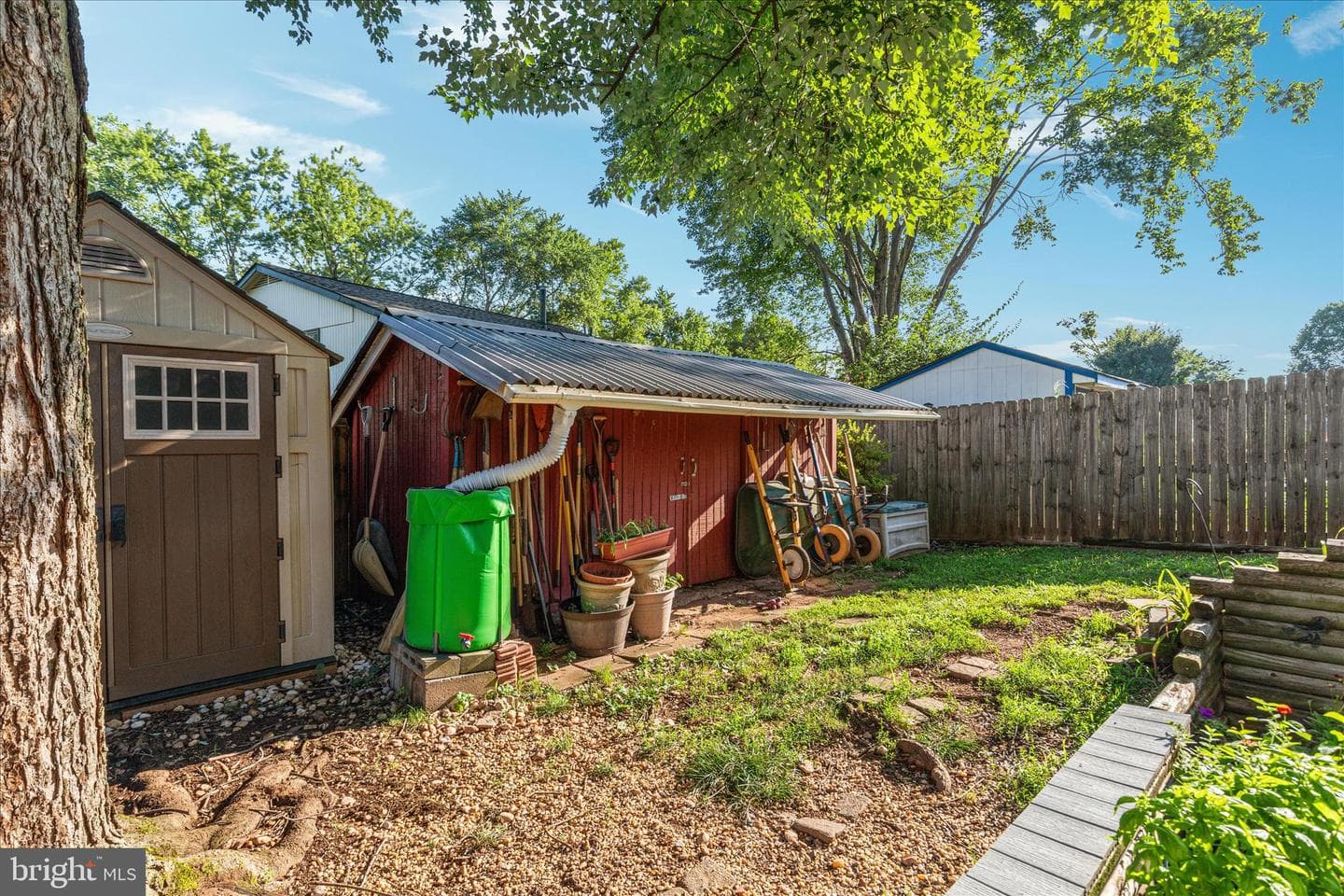 4104 Hamlin Avenue photo 33
