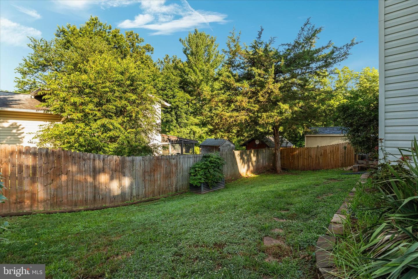 4104 Hamlin Avenue photo 38