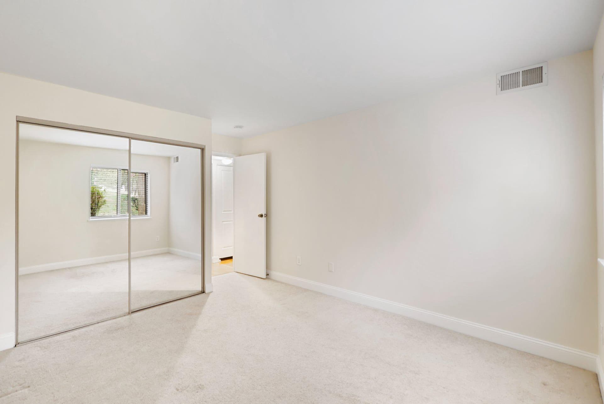 2037 Royal Fern Court #47/2c photo 33