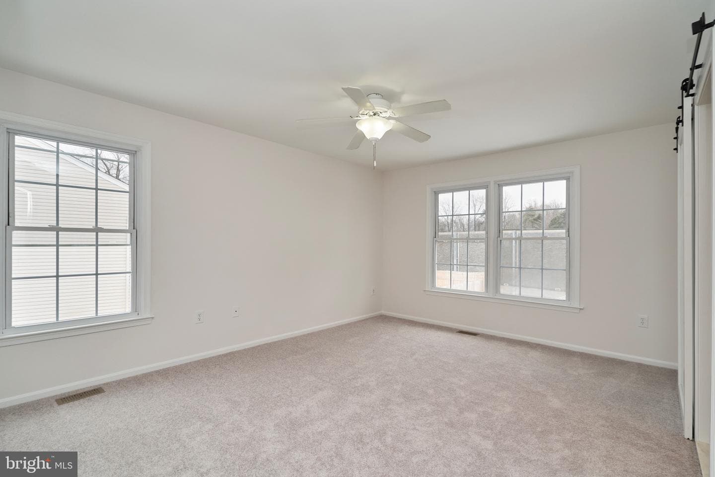 13715 Eastcliff Circle photo 12