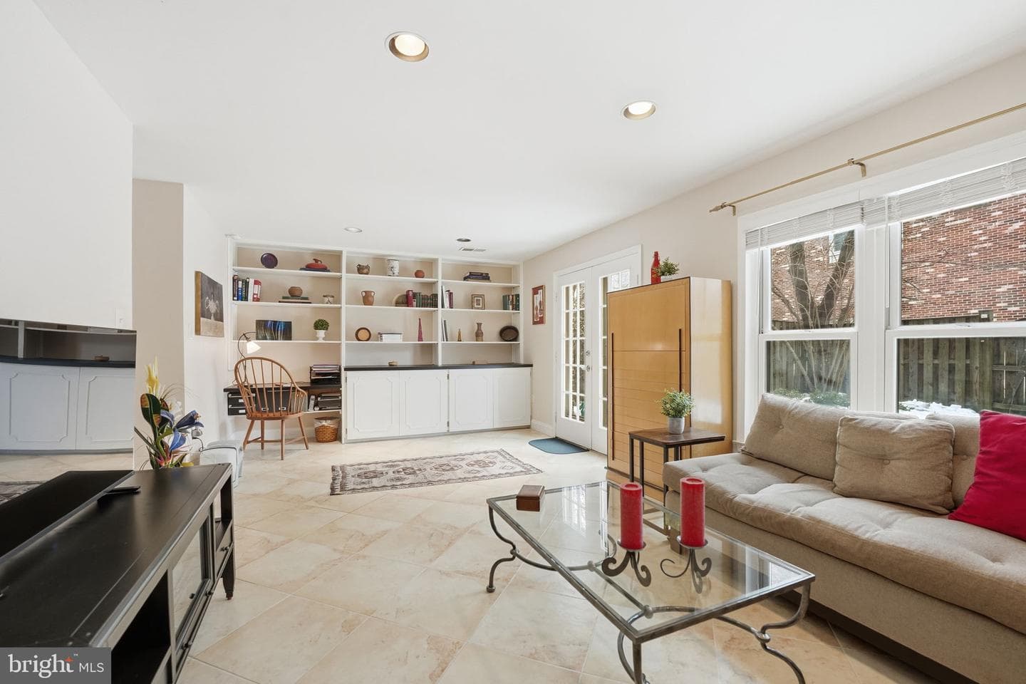 1566 Westmoreland Street photo 32