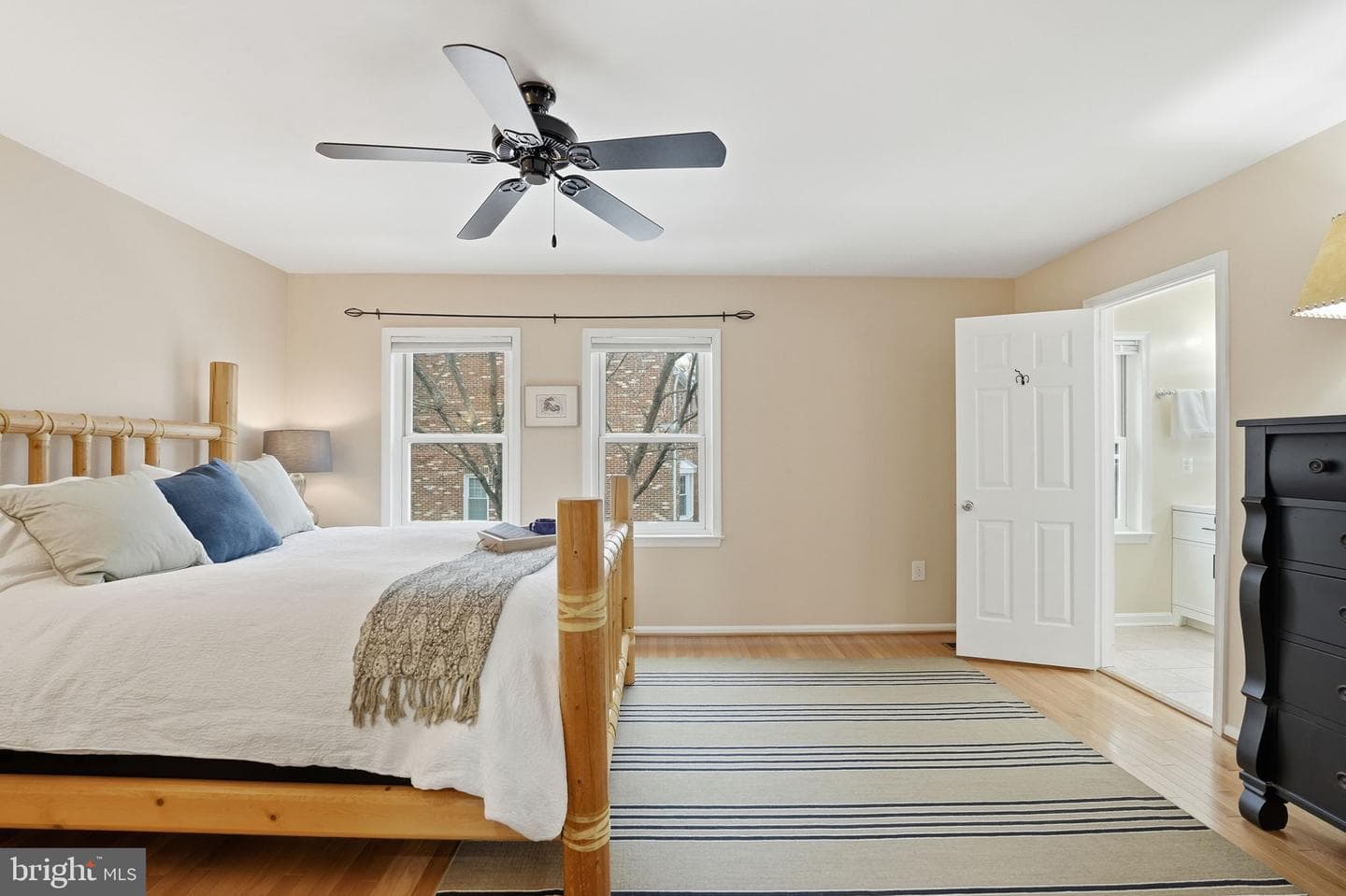 1566 Westmoreland Street photo 36