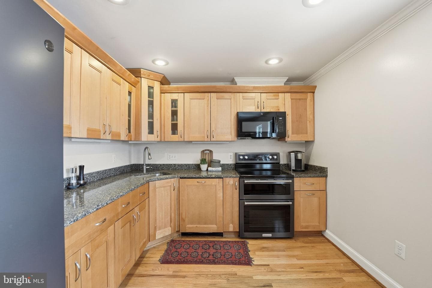 1566 Westmoreland Street photo 7