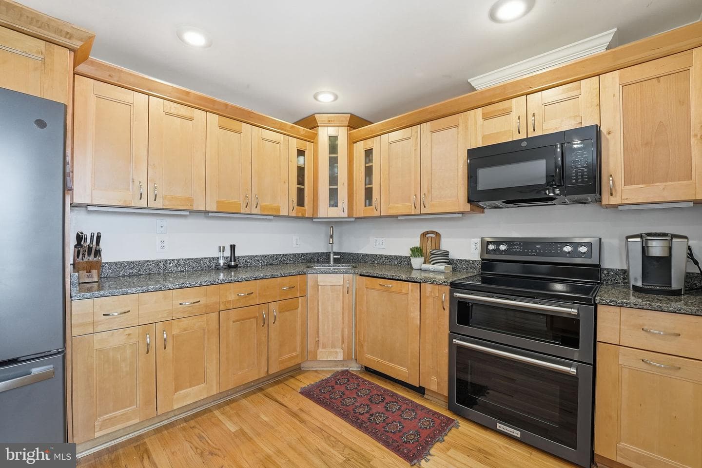 1566 Westmoreland Street photo 8