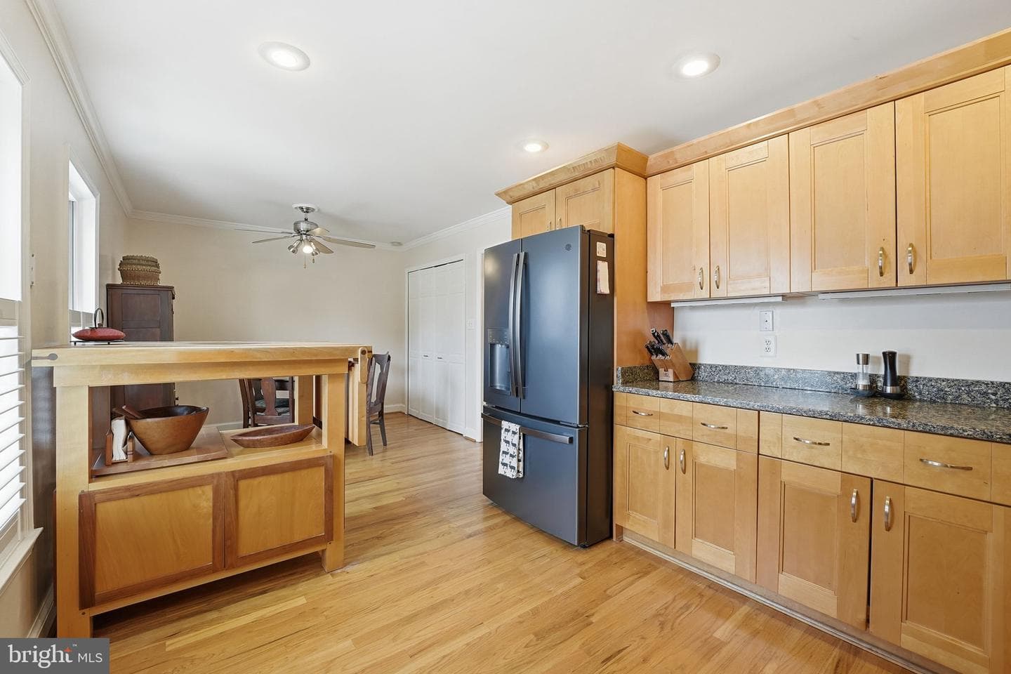 1566 Westmoreland Street photo 9