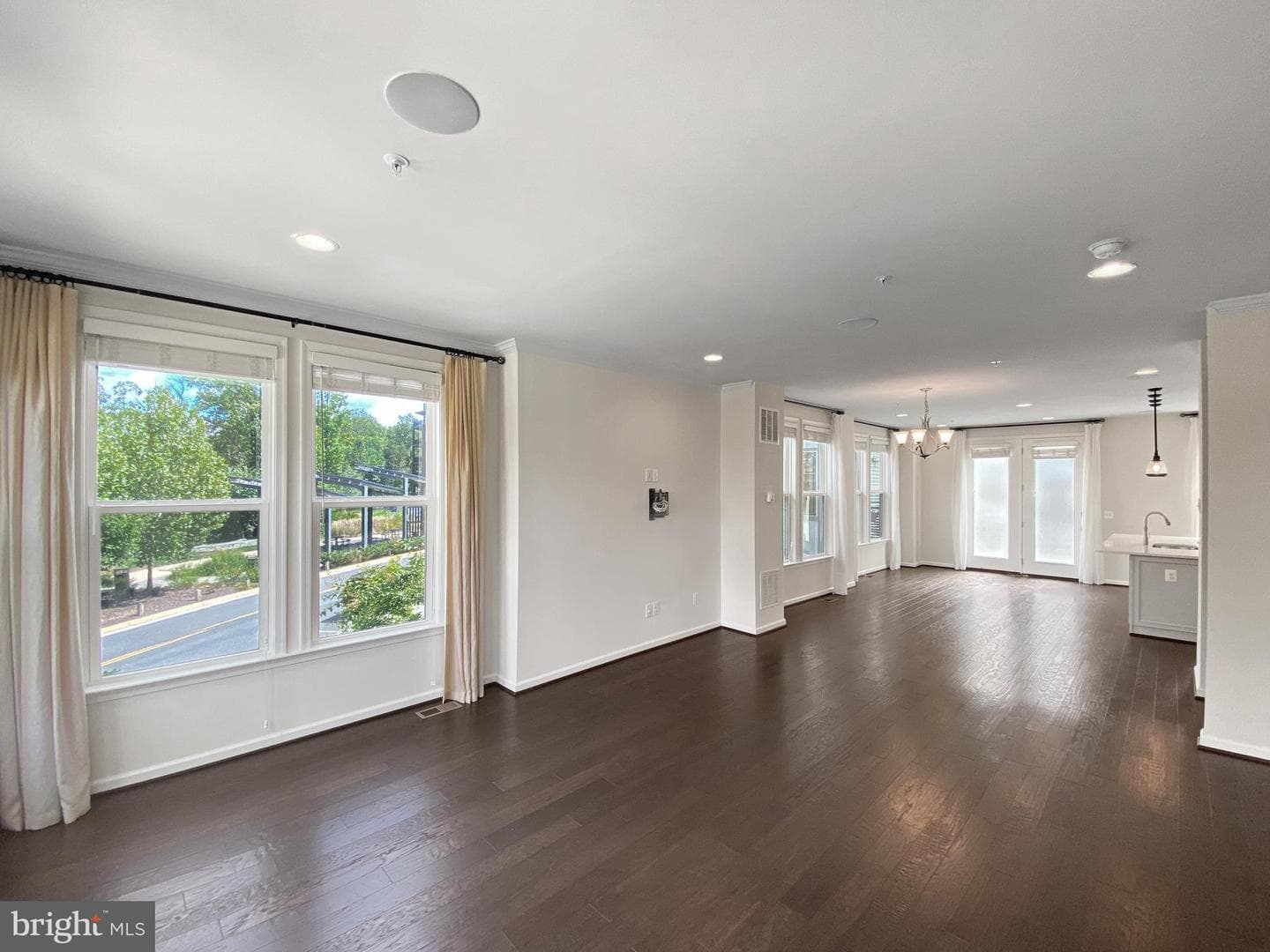 4967 Lakeside Crossing photo 4