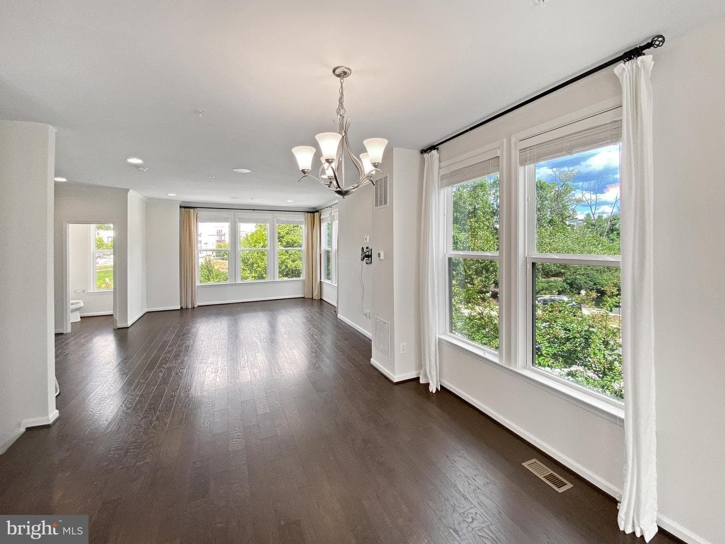 4967 Lakeside Crossing photo 6