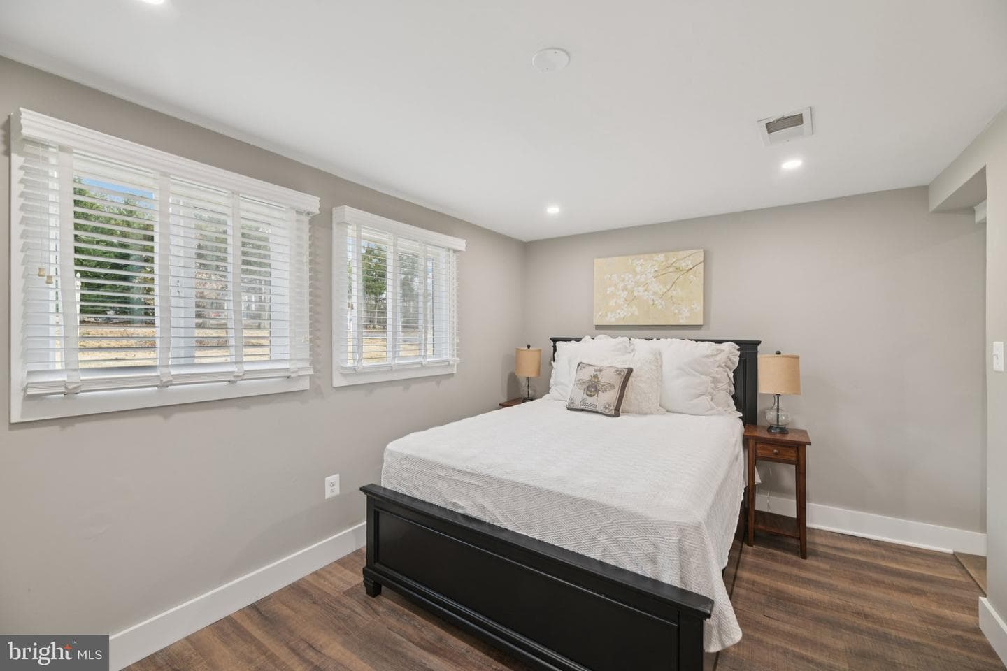 8422 Woodlawn Street photo 15