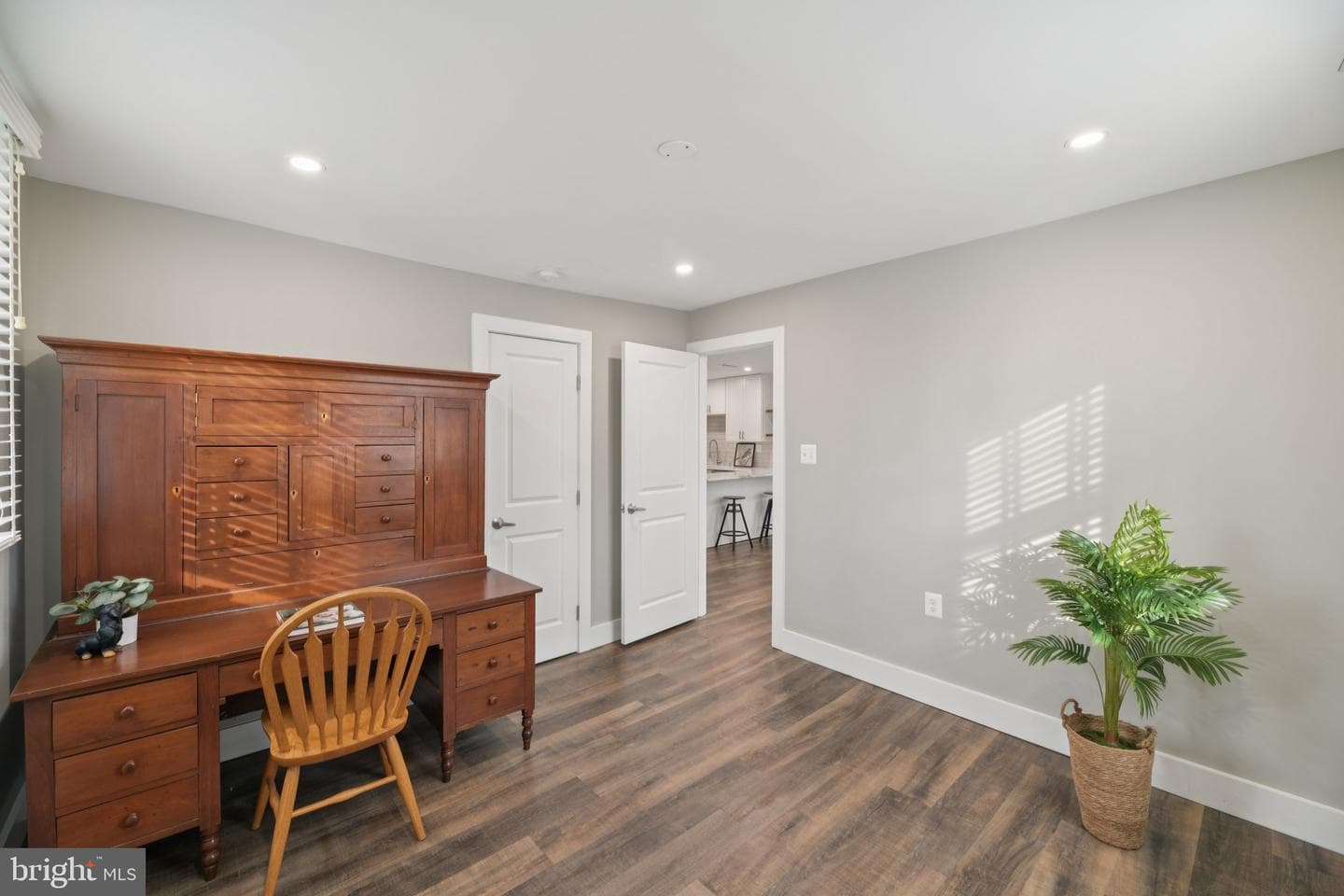 8422 Woodlawn Street photo 18