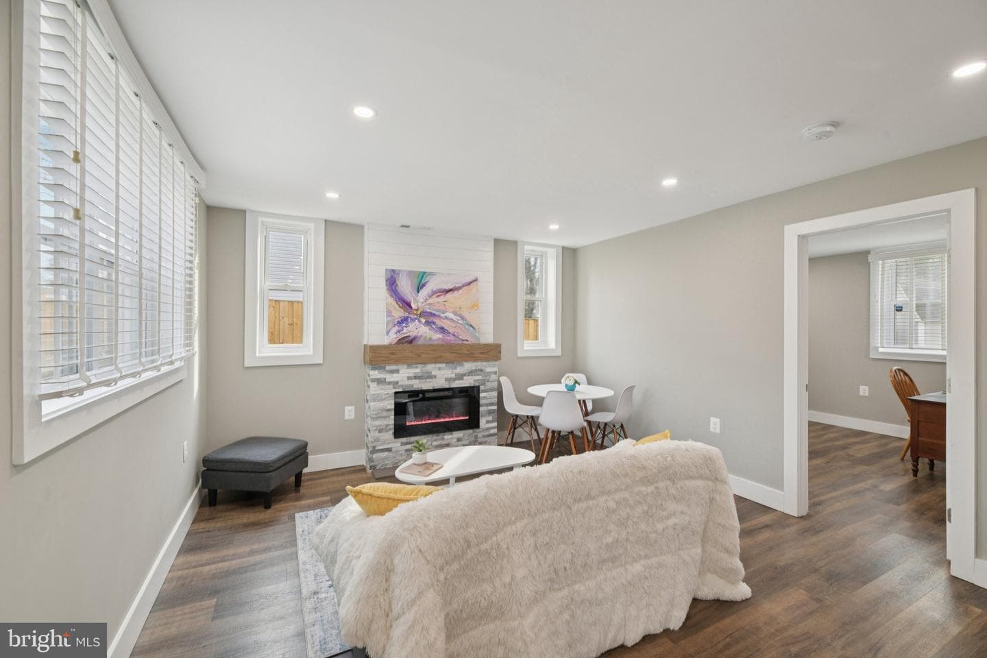 8422 Woodlawn Street photo 4