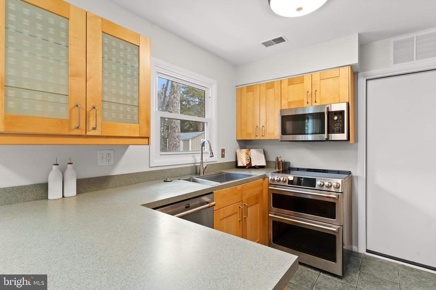 13124 Pavilion Lane photo 6