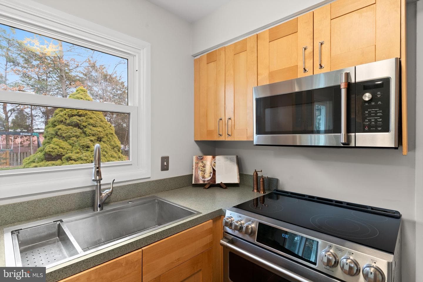 13124 Pavilion Lane photo 8