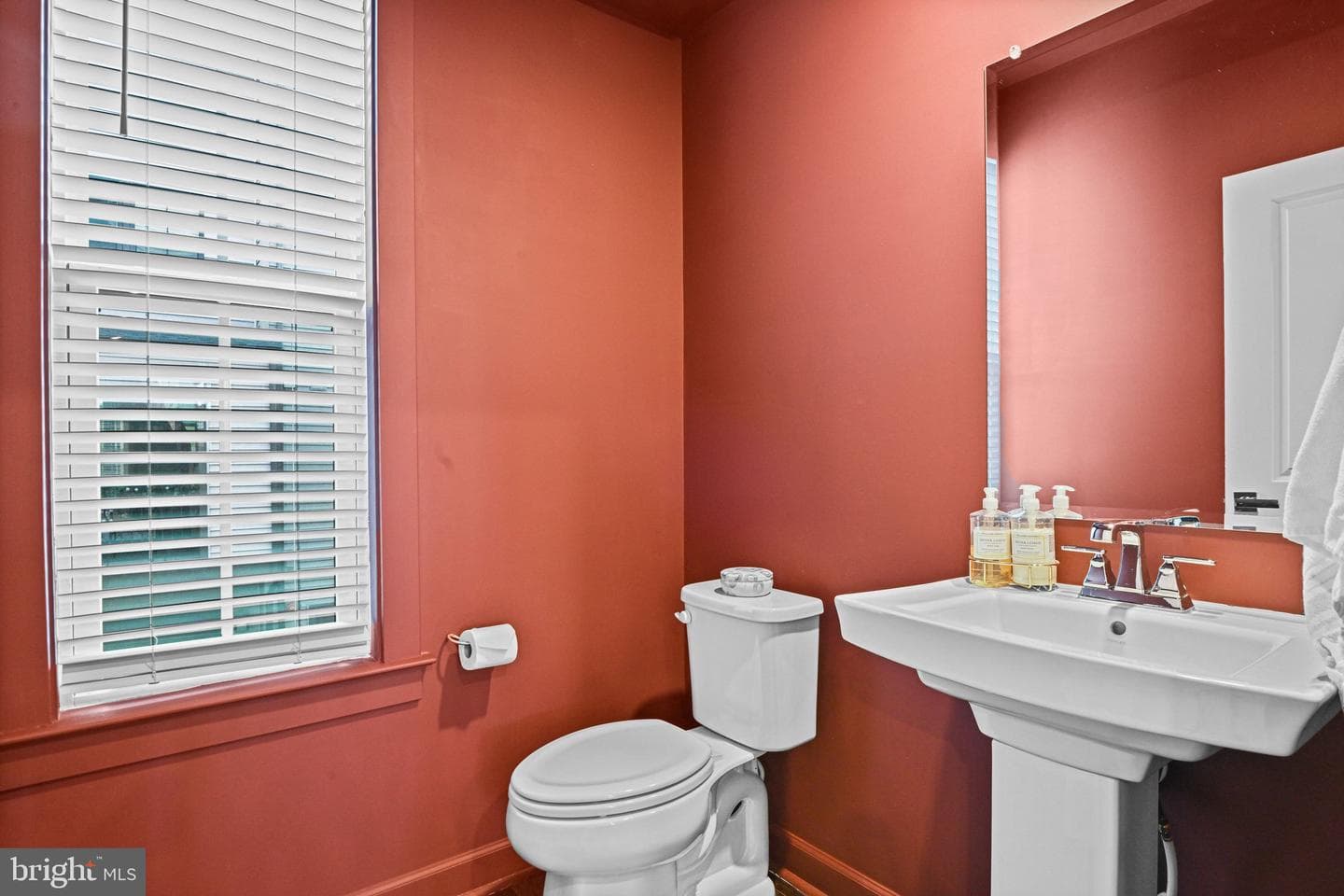 13007 Hattontown Square photo 16