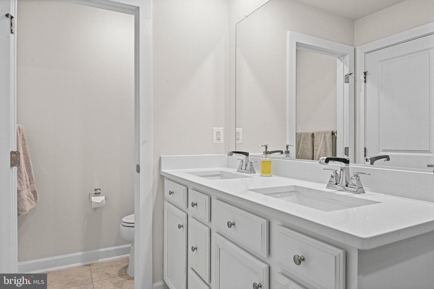 13007 Hattontown Square photo 21
