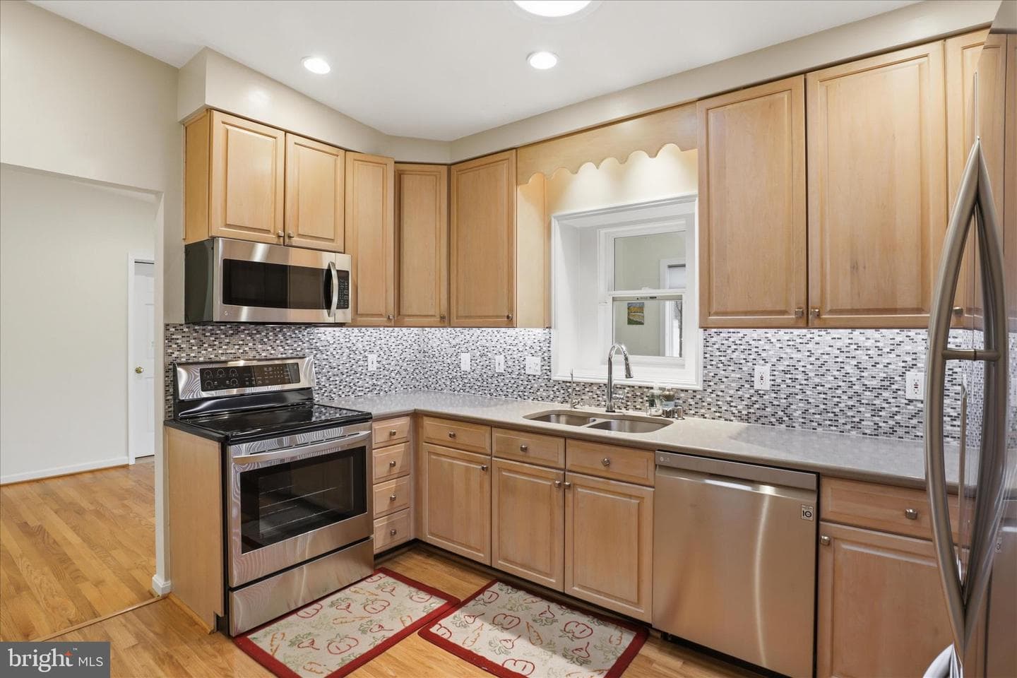 10009 Fairoaks Road photo 5